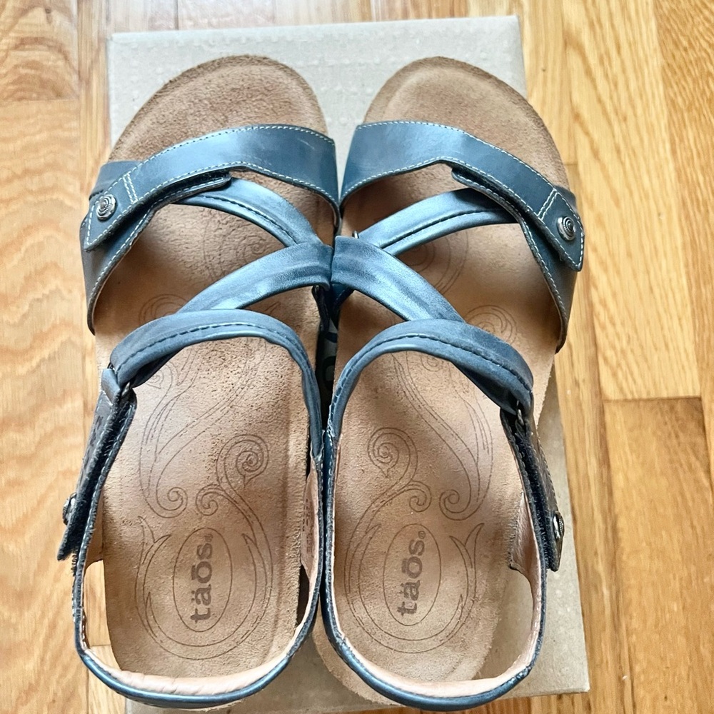 Taos Universal Sandals 39 Like New - Picture 5 of 7